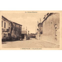 REAUVILLE - La grande Place - très bon état