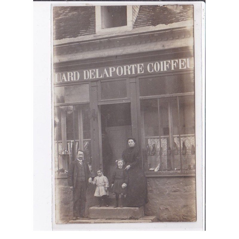 A LOCALISER : carte photo du salon de coiffure DELAPORTE (coiffeur) - cachet du Nord - très bon état