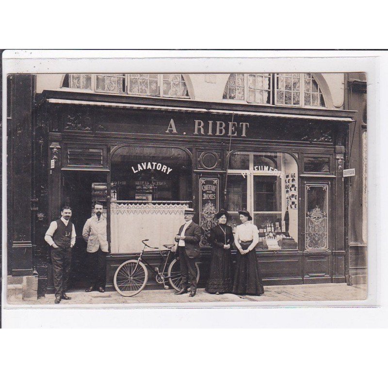 VALENCIENNES : carte photo du lavatory RIBET (coiffeur - parfumeur) - très bon état VALENCIENNES : carte photo du lavatory RIBET (coiffeur - parfumeur) - très bon état