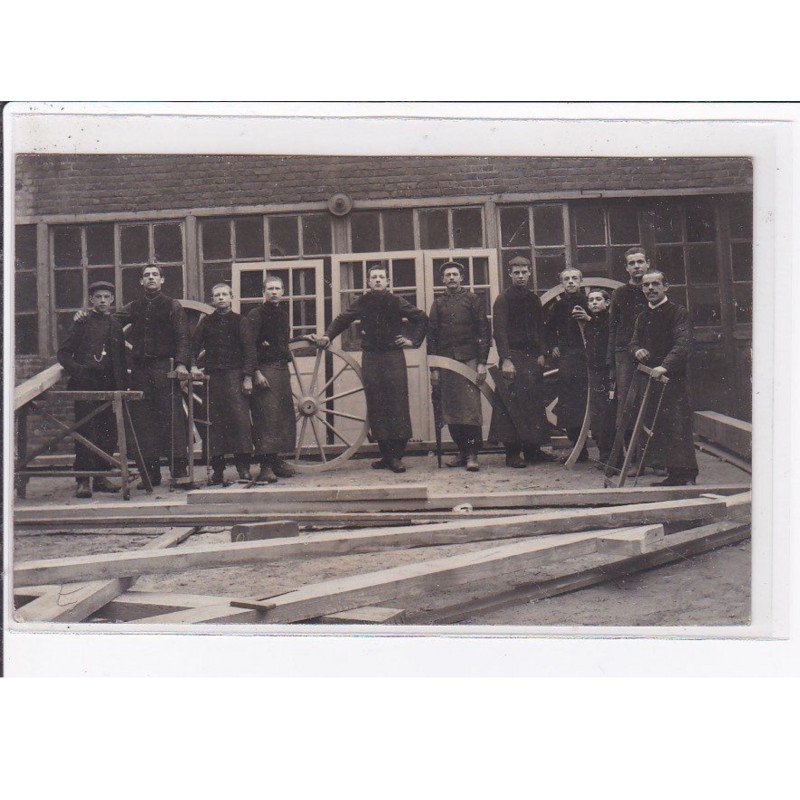 A LOCALISER : carte photo d'un atelier de charrons (photo Legrand à Calais) - très bon état