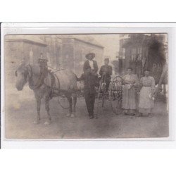 A LOCALISER : carte photo d'un attelage (agriculture - materiel agricole)(église) (cachet du 62) - très bon état