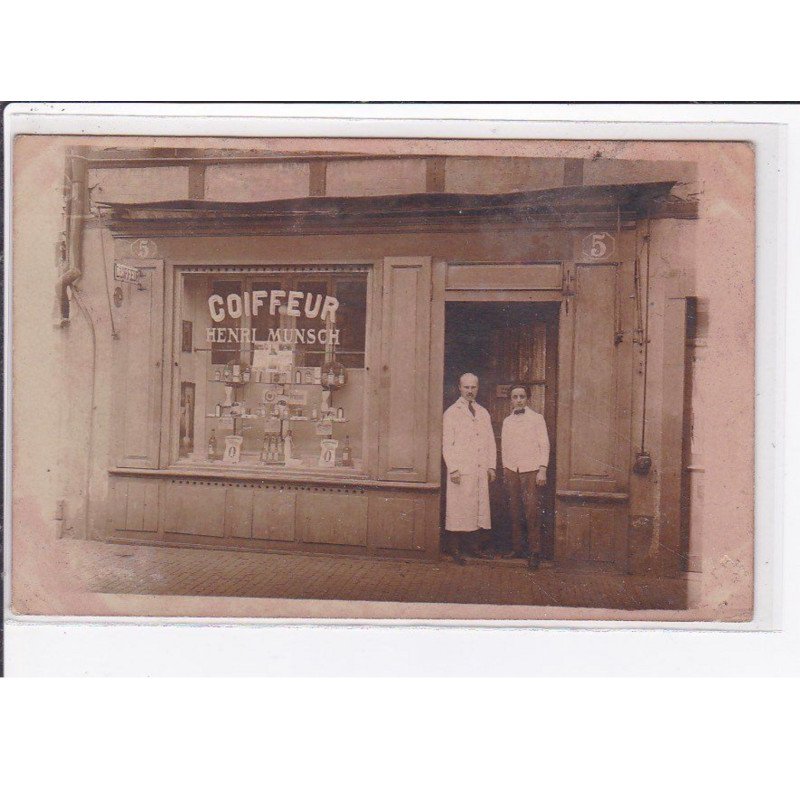 A LOCALISER 67/68 : carte photo du salon de coiffure  Henri MUNSCH - très bon état