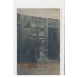 MAISSE - Homme et chien- devanture boutique - très bon état