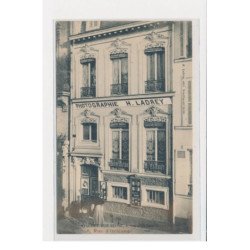 NEUILLY SUR SEINE - atelier du photographe LADREY au 6 rue d'Orléans - très bon état