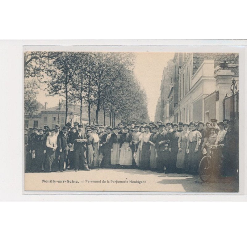 NEUILLY SUR SEINE - Personnel de la parfumerie Houbigrant - état NEUILLY SUR SEINE - Personnel de la parfumerie Houbigrant - état