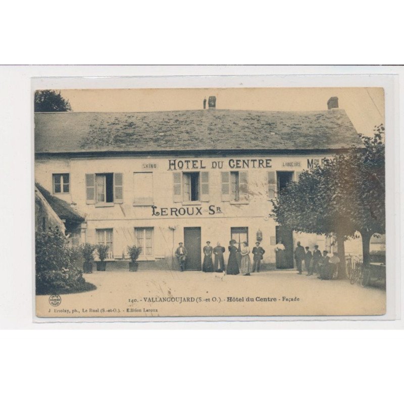 VALLANGOUJARD - Hôtel du centre - façade -  état