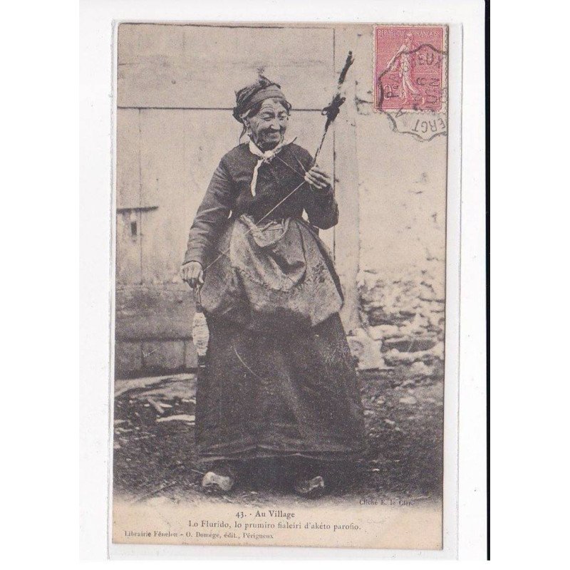 Au Village, Une fileuse - très bon état