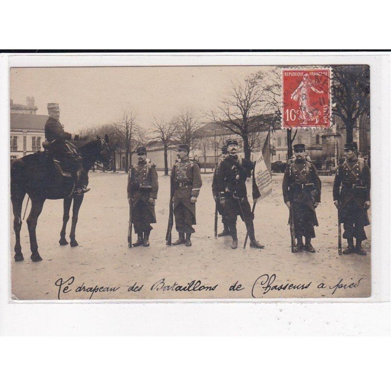 VINCENNES : Le drapeau des Bataillons de chasseurs à pied - très bon état