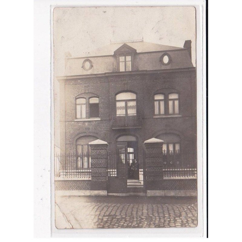 MORTAGNE DU NORD : Une Grande maison - état
