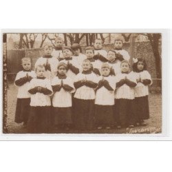 TROYES : carte photo d'enfants de choeur - très bon état