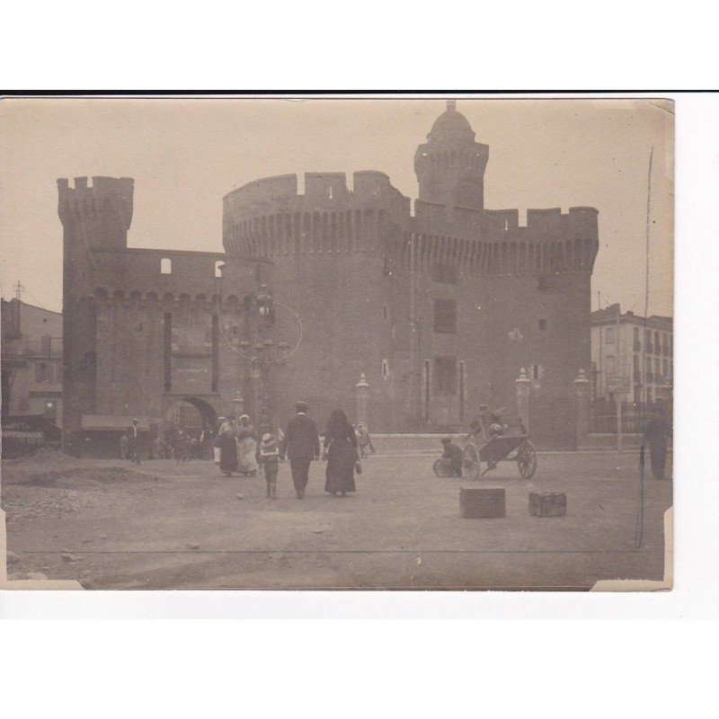 Pyrénées-Orientales, Perpignan, Le Castillet, environ 18x13cm, années 1920-30 - très bon état