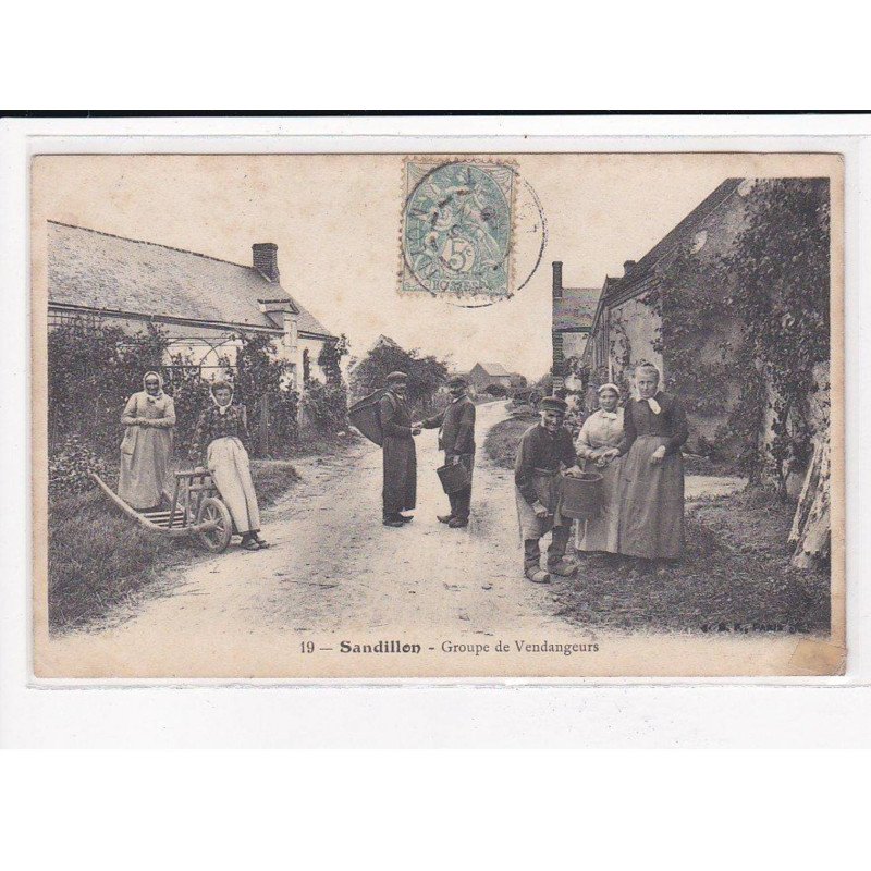 SANDILLON : Groupe de Vendangeurs - état