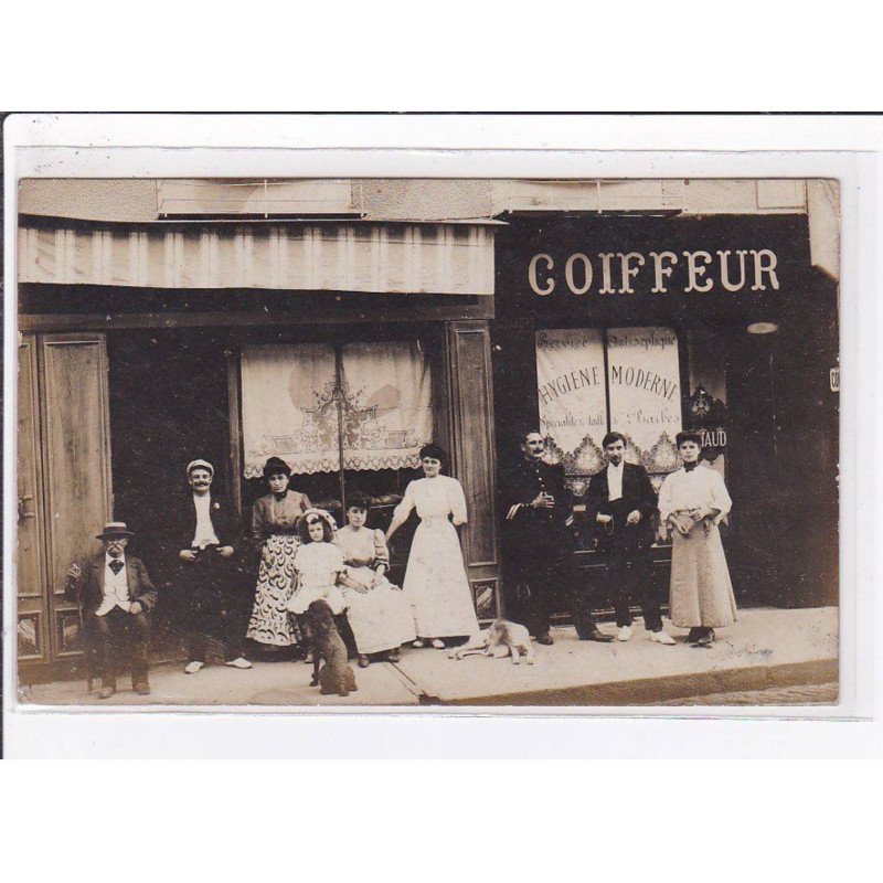 Carte photo de Commerce : coiffeur - (cachet du 9ème régiment d'infanterie au dos) -  état