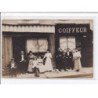 Carte photo de Commerce : coiffeur - (cachet du 9ème régiment d'infanterie au dos) -  état