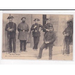 Au Pays Basque, Soldats, Gendarmes et Douaniers à la frontière espagnole - très bon état