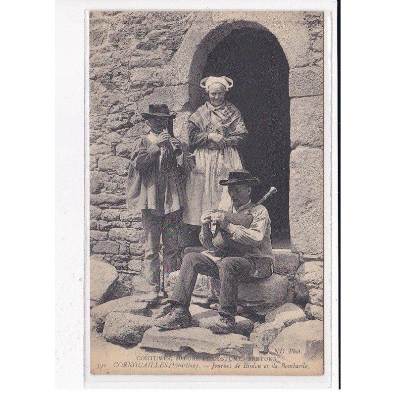 CORNOUAILLES : Joueurs de Biniou et de Bombarde, C.M.C.B - très bon état