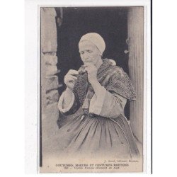 Vieille femme allumant sa pipe, C.M.C.B - très bon état