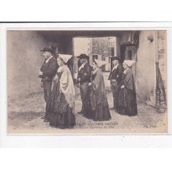 Habitants du LEON en costumes de fête, C.M.C.B - très bon état
