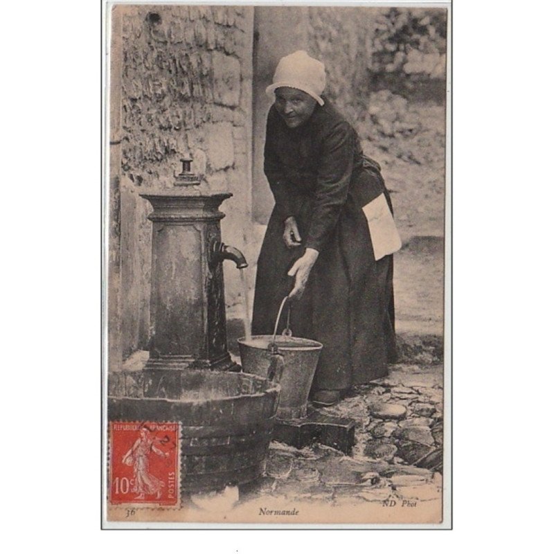 une normande à la fontaine - très bon état
