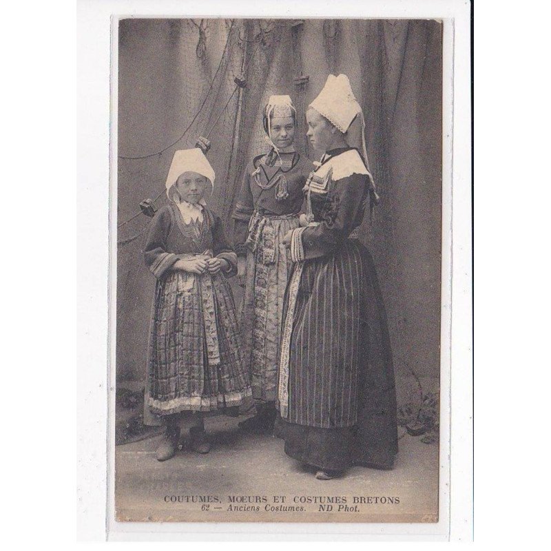 Anciens Costumes, C.M.C.B - très bon état