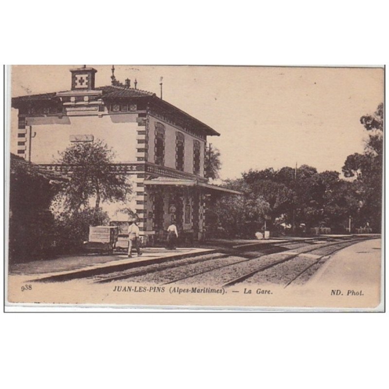 JUAN LES PINS : la gare - bon état (un coin arrondis)