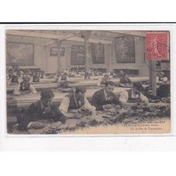 PARIS : Tapis et Tapisserie R. & L.HAMOT, rue de Richelieu, un atelier de tapisserie - très bon état