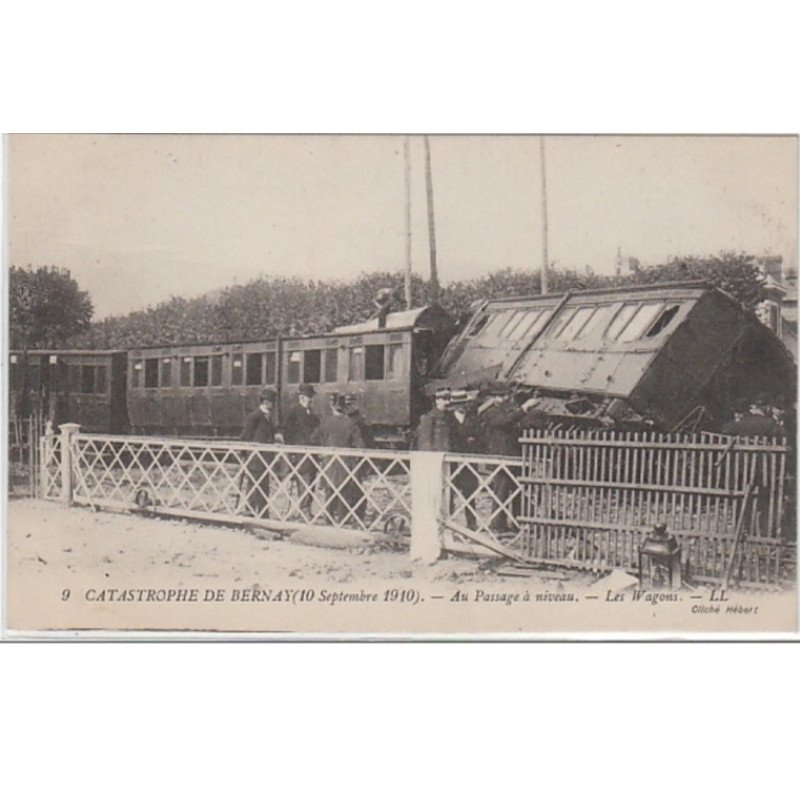 BERNAY : accident de chemin de fer en septembre 1910 - très bon état