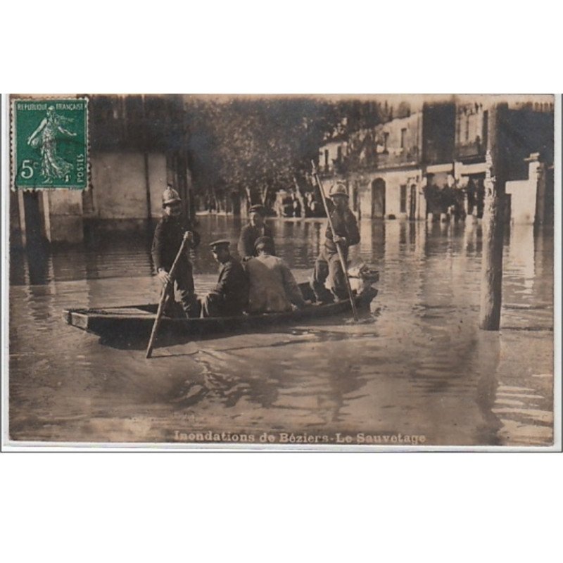 BEZIERS : carte photo des inondations en 1907 - les pompiers - bon état (traces au verso)