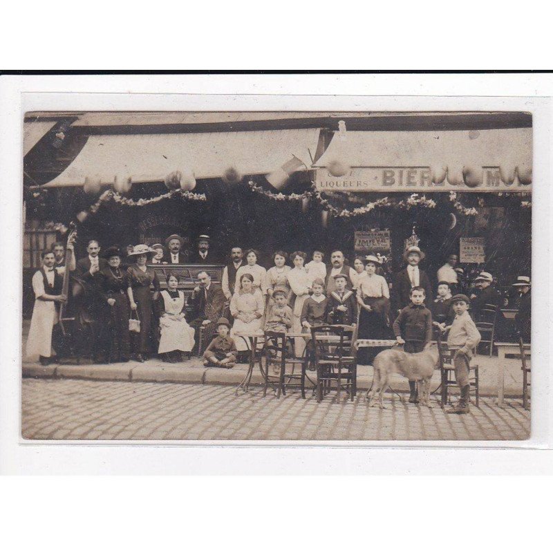 PARIS : Scène de Bal Populaire, devant un Café - très bon état