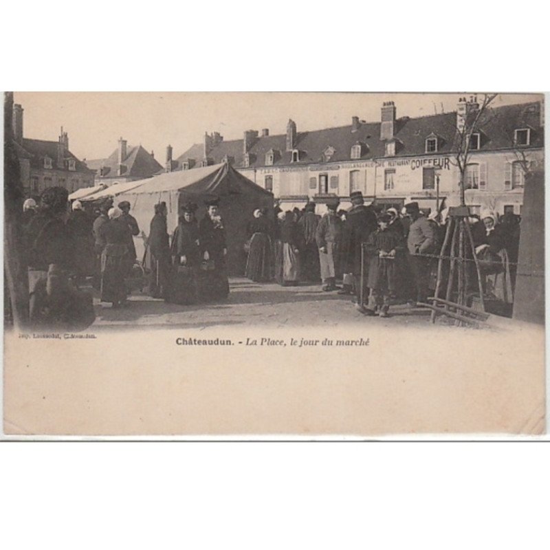CHATEAUDUN : le marché - bon état ( un coin plié )