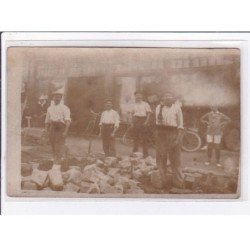 BIARRITZ : lot de 3 photo et cartes photo de la pose des pavés en 1909 -  bon état