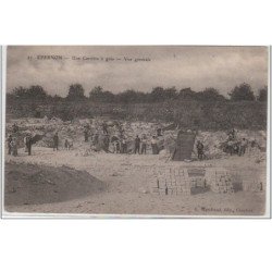 EPERNON : une carrière à grès - très bon état