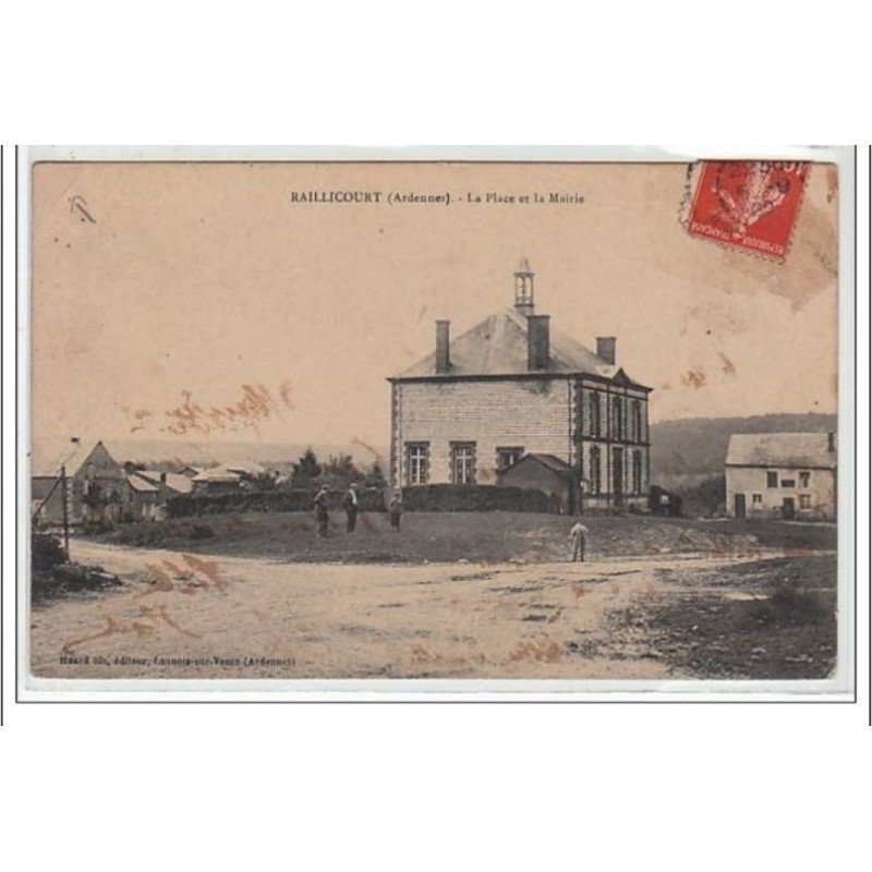 RAILLICOURT : la place et la mairie - état