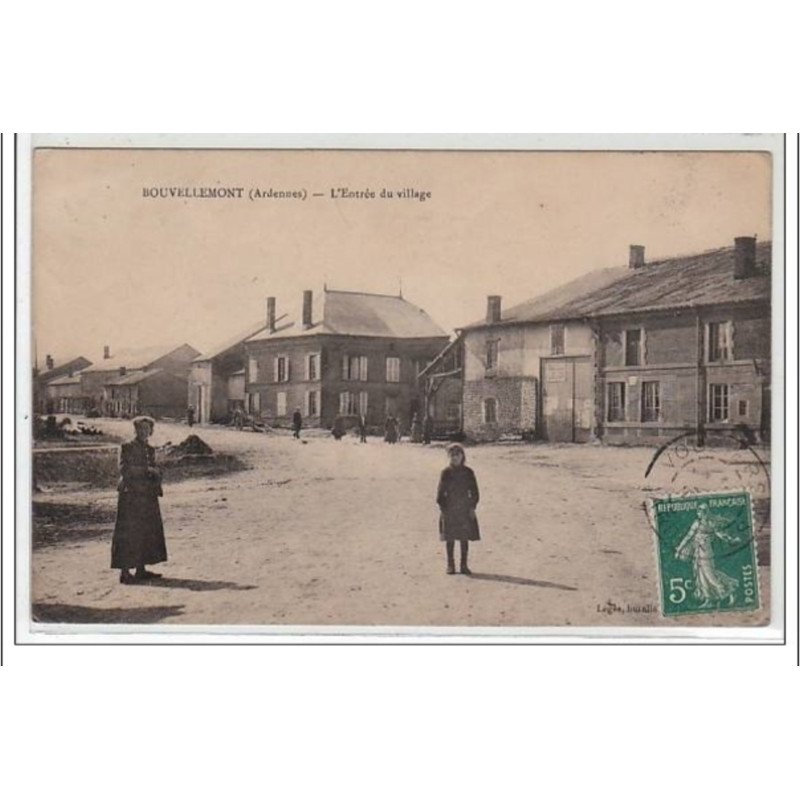 BOUVELLEMONT : l'entrée du village - très bon état