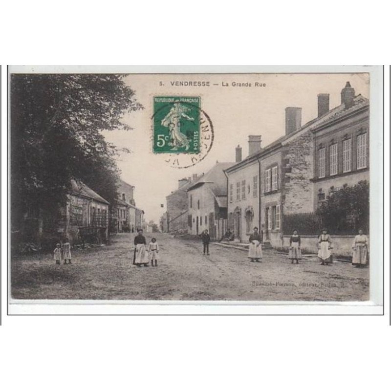 VENDRESSE - la grande rue - très bon état