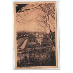 CLAIRVIVRE : une allée - très bon état