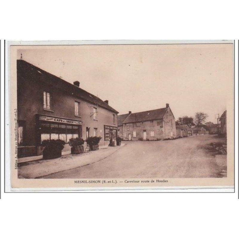 MESNIL-SIMON : carrefour route de Houdan - très bon état