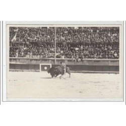 NIMES : corrida le 4 octobre 1936 - Manolo Bienvenida à la muleta - CARTE PHOTO - très bon état