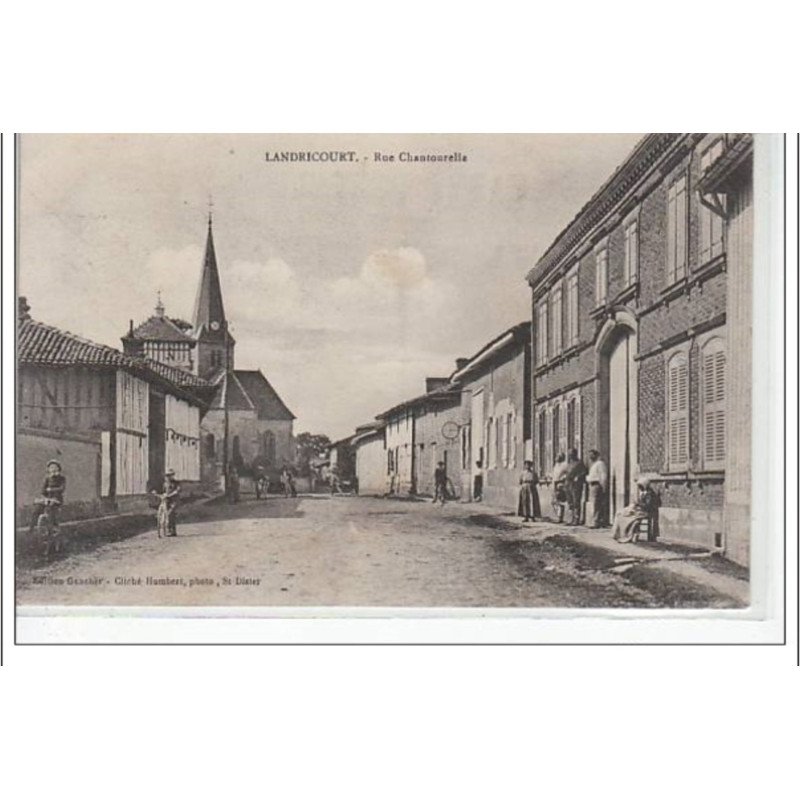 LANDRICOURT - Rue Chantournelle - très bon état