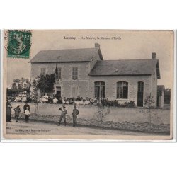 LASSAY : la mairie, la maison d'école - très bon état