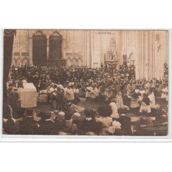 AMIENS : carte photo (intérieur de cathédrale) - très bon état