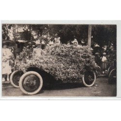 LES SABLES D'OLONNE ? : carte photo d'une voiture fleurie vers 1910 (photo Astra) - très bon état