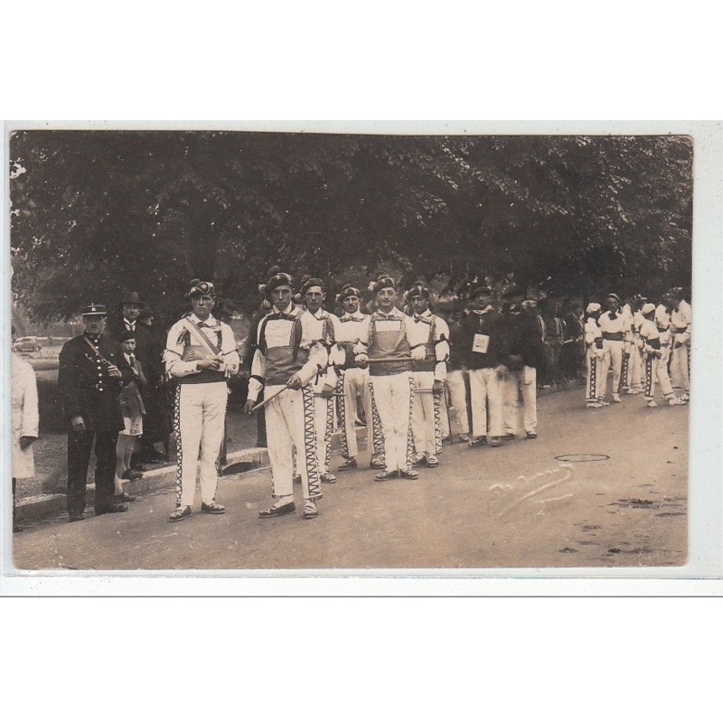 BAYONNE  : carte photo (fête vers 1920-30) photo Ouvrard à Biarritz  - bon état (un petit pli d'angle)