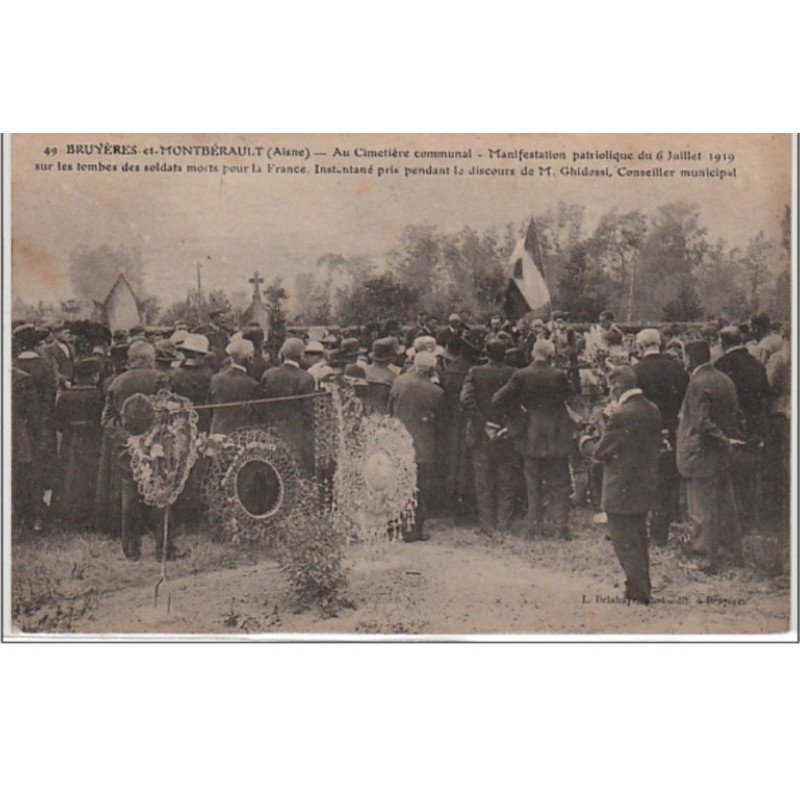 BRUYERES et MONTBERAULT : manifestation patriotique au cimetière en juillet 1919 - très bon état