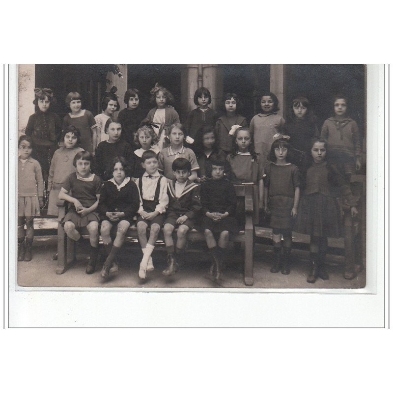 NICE : carte photo d'une classe du lycée en Mai 1922 - bon état (un pli) NICE : carte photo d'une classe du lycée en Mai 1922 - bon état (un pli)