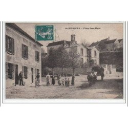 MONTHIERS : place Jean Macé - très bon état