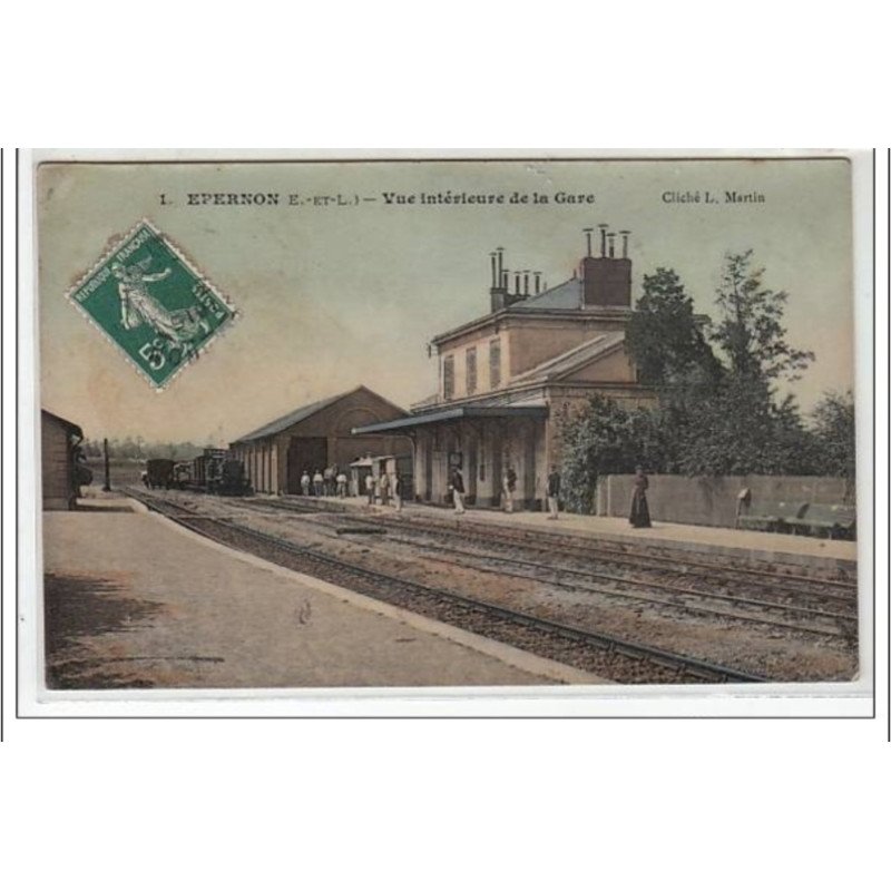 EPERNON : vue intérieure de la gare - très bon état