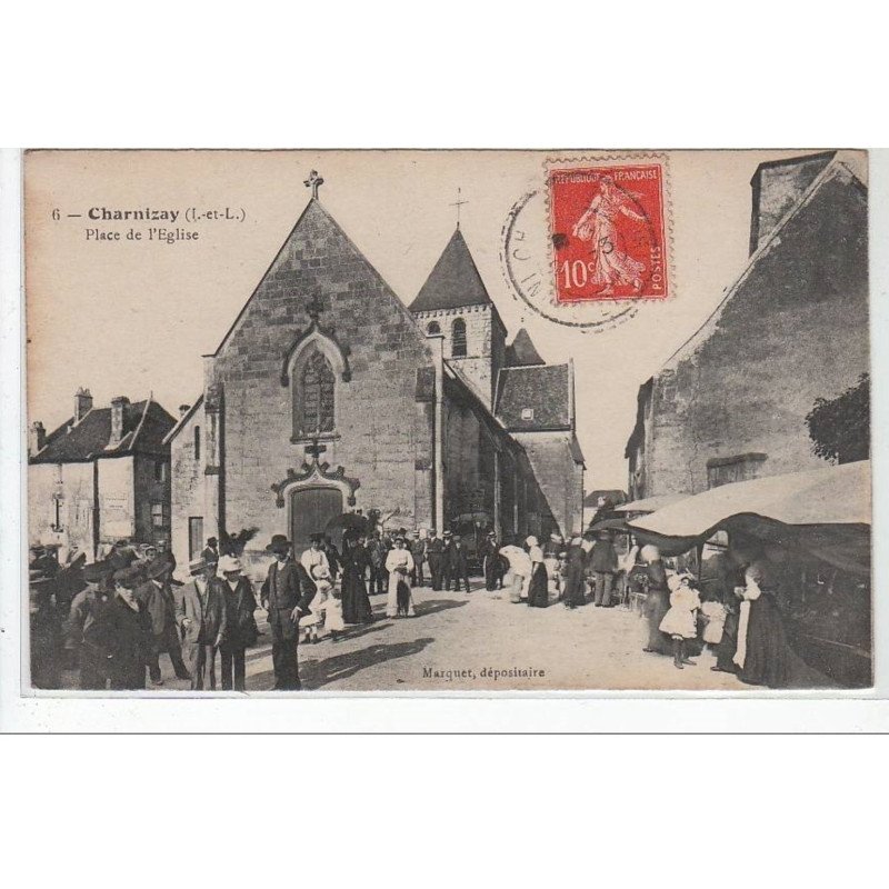 CHARNIZAY : place de l'église - très bon état