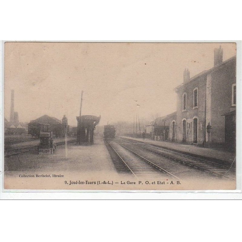 JOUE LES TOURS : la gare - très bon état