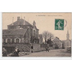 LA BACONNIERE : école de garçons et mairie - très bon état